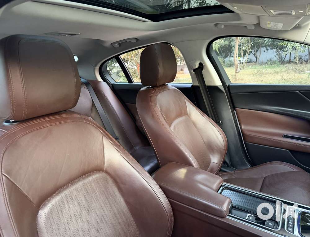 Jaguar Xe Portfolio, 2019, Petrol