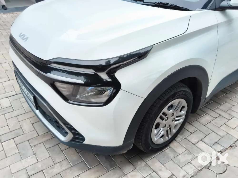 Kia Carens Premium Petrol 2024