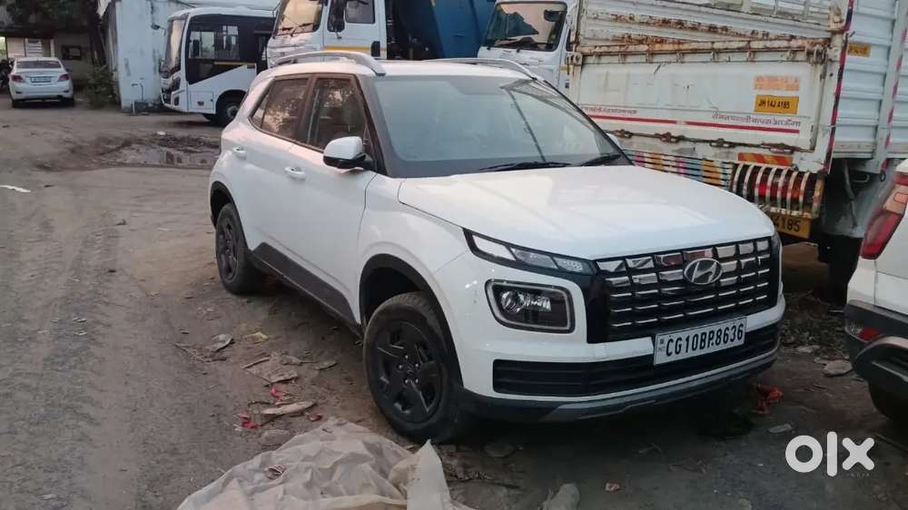 Hyundai Venue Petrol Manual 2023