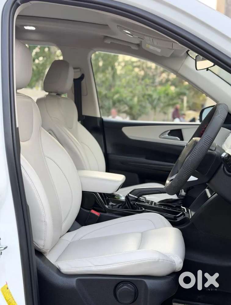 Mahindra Xuv700 2.2 Ax 7 Diesel At Luxury Pack Str, 2022, Diesel