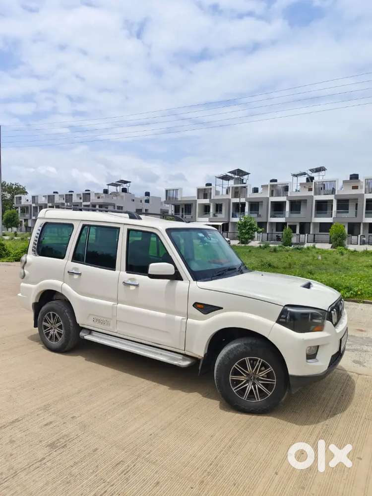 Mahindra Scorpio 2015