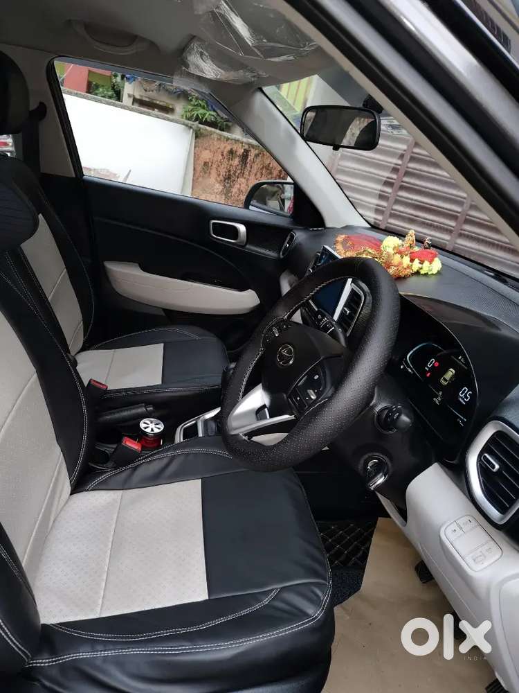 Hyundai Venue 1.2 Kappa Mt S (2023 Model) (only 4800 Km Driven)
