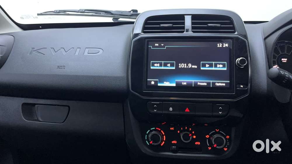 Renault Kwid 1.0 Rxt Amt, 2023, Petrol