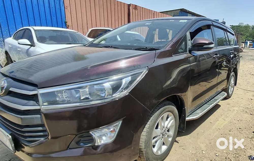 Toyota Innova Crysta G