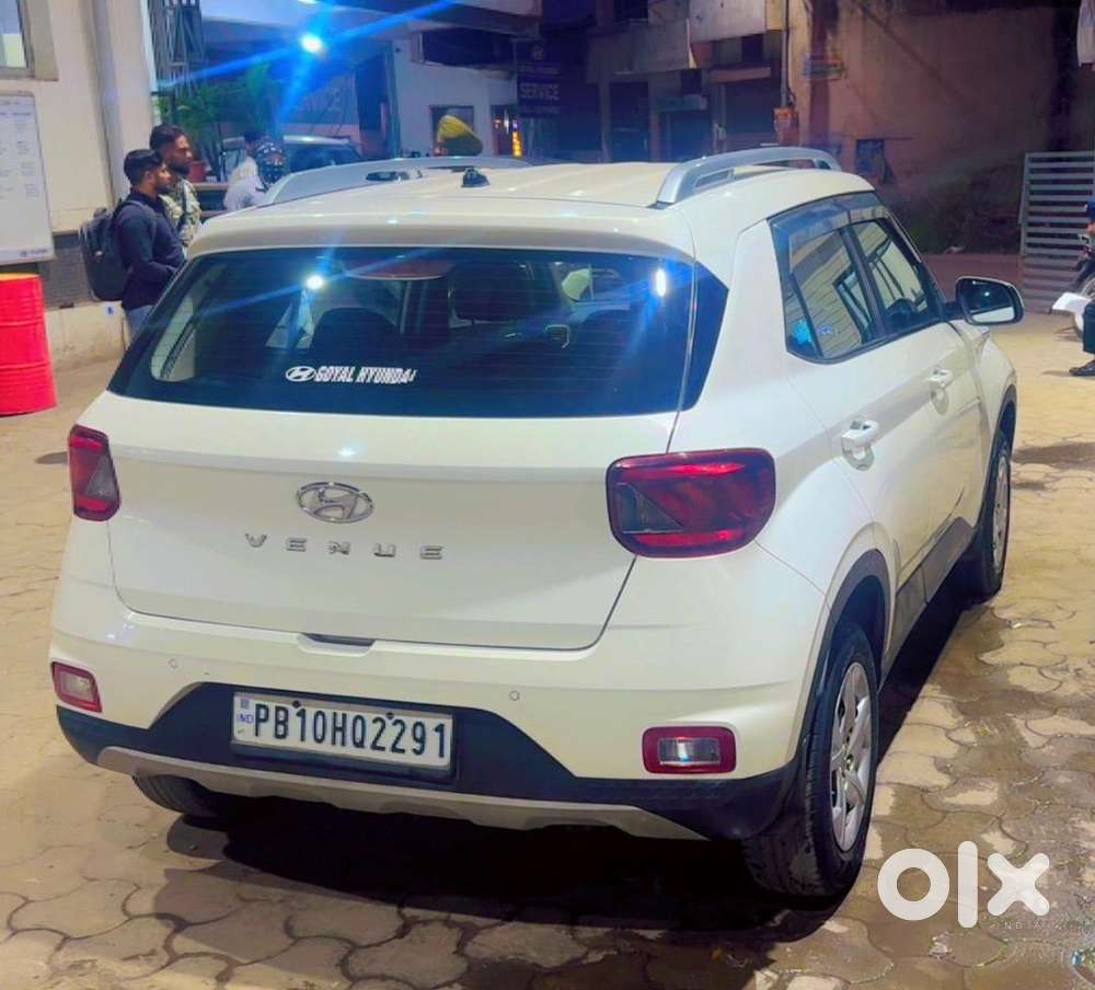 Hyundai Venue 2021 Petrol Well Maintained