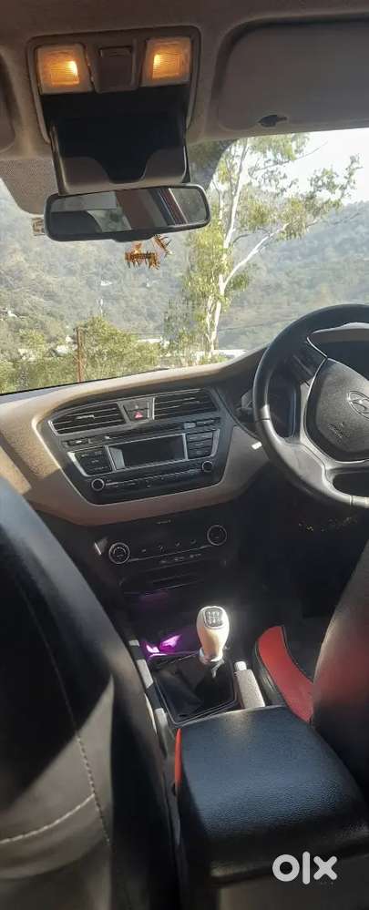 Hyundai I20 Sportz 2015 Variant New Tyer All 90%