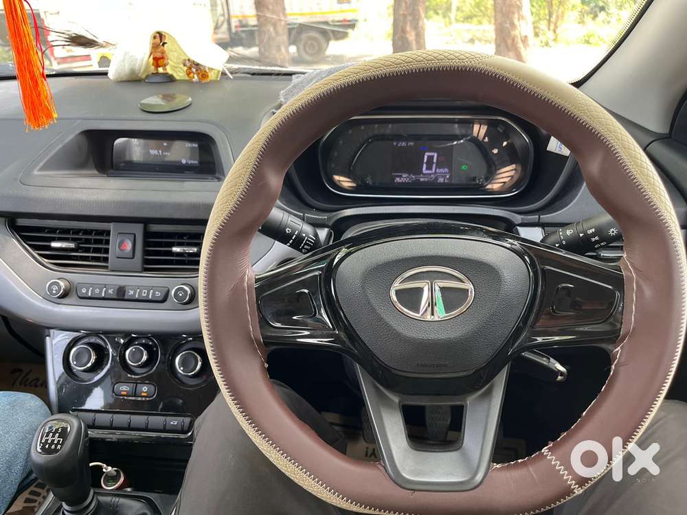 Tata Nexon Xm 10/2023 With Agency Alloy