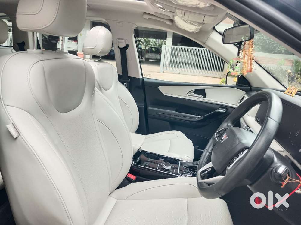 Mahindra Xuv700 2.0 Ax 7 Petrol At Luxury Pack Str, 2023, Diesel