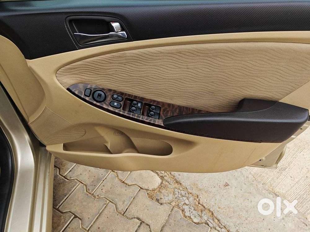 Hyundai Verna Fluidic 1.6 Vtvt Sx, 2013, Petrol