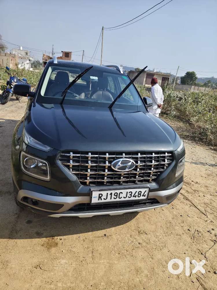 Hyundai Venue 2019 Petrol 62589 Km Driven