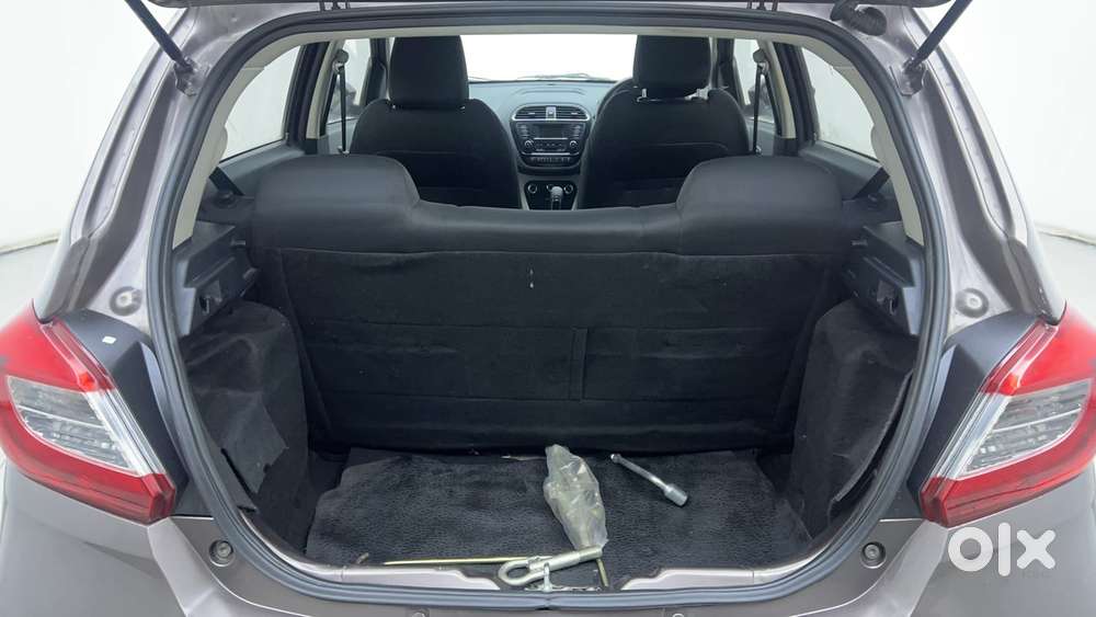 Tata Tiago Xza, 2018, Petrol