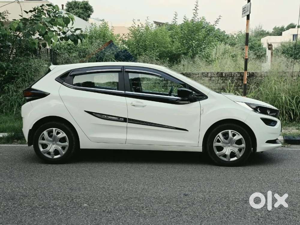 Tata Altroz Xm Plus Petrol, 2025, Petrol