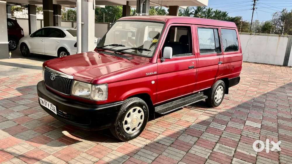 Toyota Qualis 2002 Diesel Good Condition Seat Covers New Tyre 80%