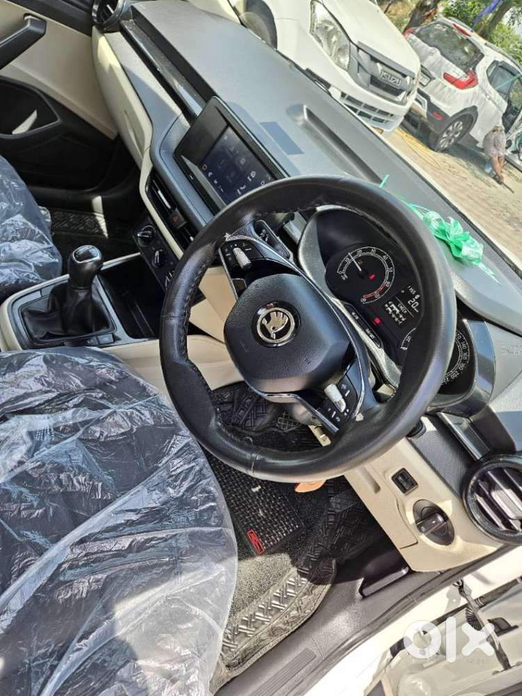 Skoda Slavia Active 1.0l Tsi Mt, 2022, Petrol