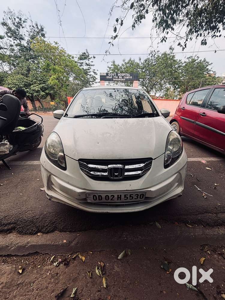 Honda Amaze 2013 Diesel Well Maintained 1st Owner Showroom Servicing