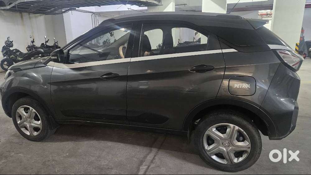 Single Handed Nexon Xm S With Sunroof
