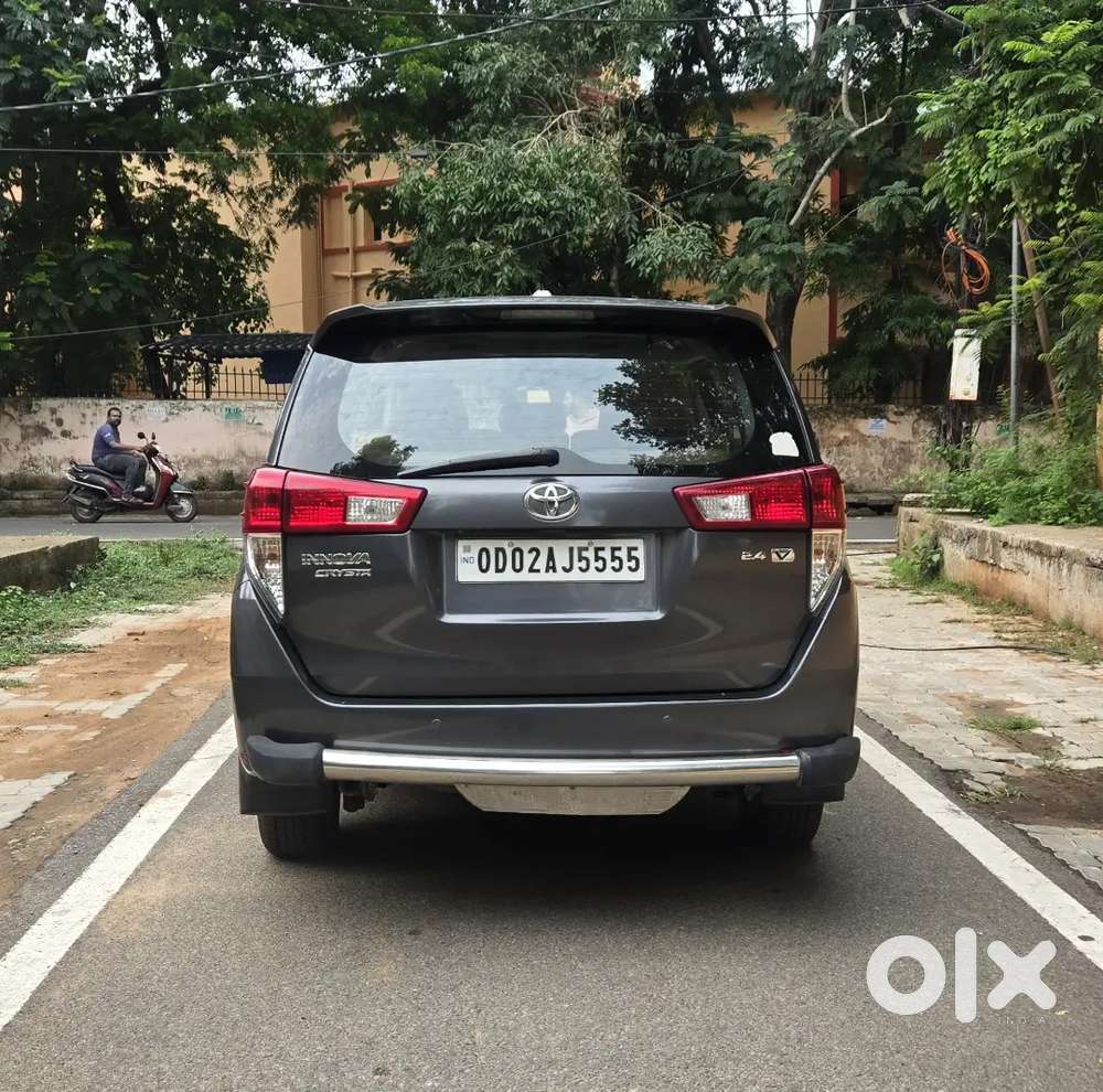 Toyota Innova Crysta Vx  8 Seater  Vip No. 5555