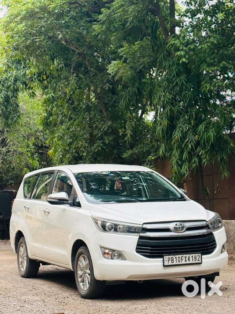 Toyota Innova Crysta 2.4 V 7 Str, 2016, Diesel