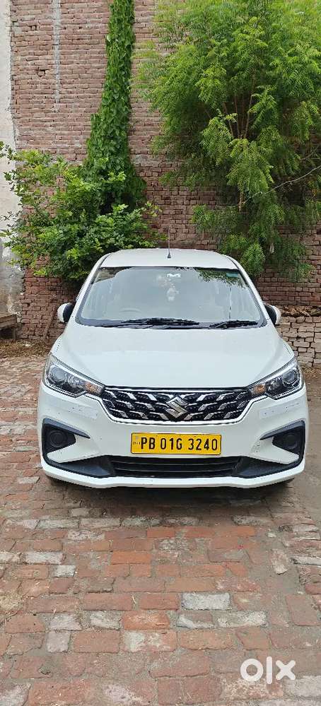 Maruti Suzuki Ertiga 1.5 Vxi Smart Hybrid 2025