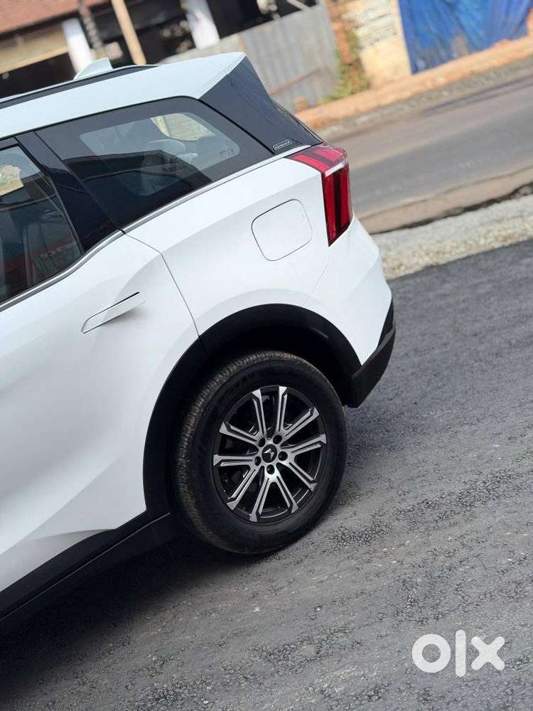 Mahindra Xuv700 2.2 Ax 7 Diesel At Luxury Pack Str, 2023, Diesel