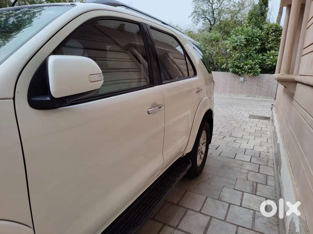 Toyota Fortuner 2012 Diesel 143000 Km Driven