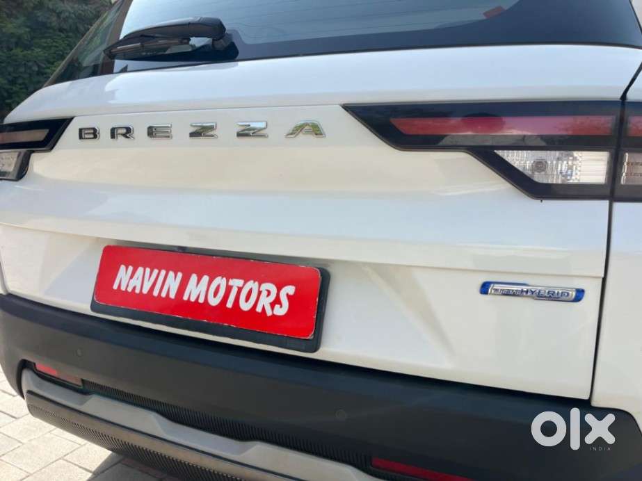 Maruti Suzuki Brezza 1.5 Zxi Smart Hybrid, 2023, Petrol