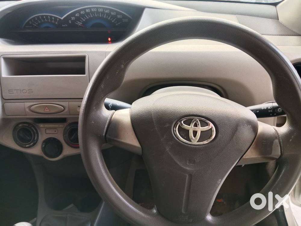 Toyota Etios Liva, 2015, Petrol
