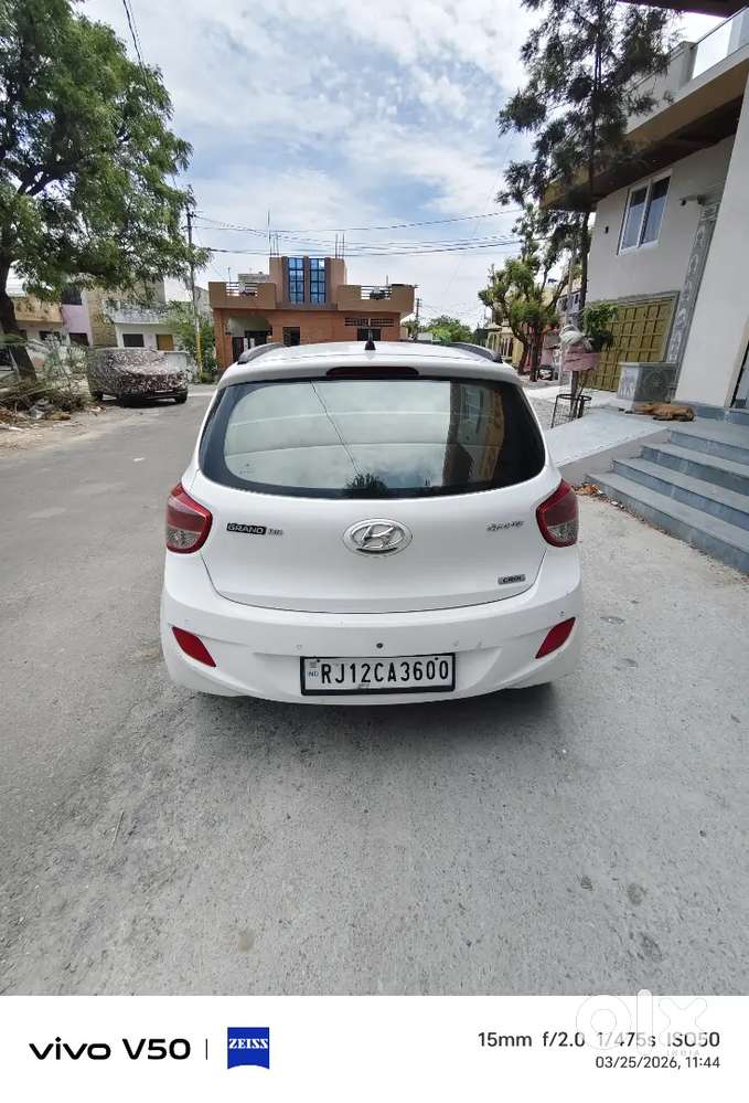 Hyundai Grand I10 2015 Diesel 94915 Km Driven