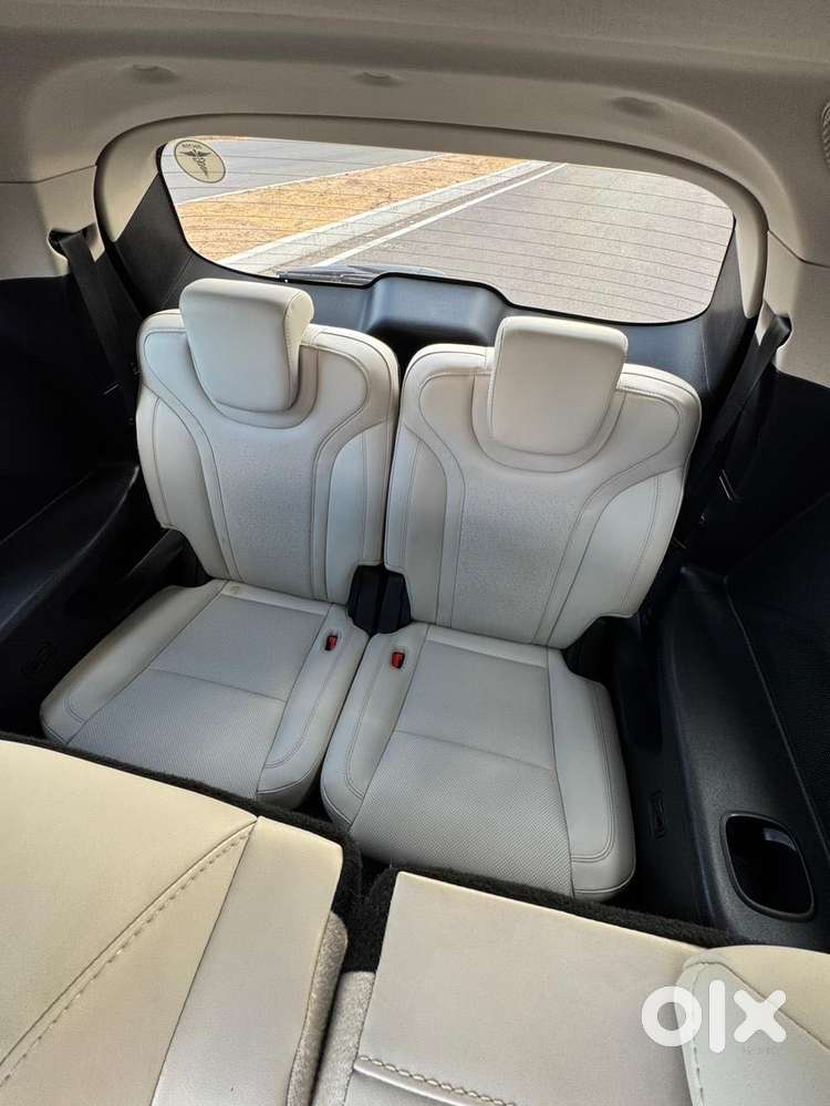 Mahindra Xuv700 2.2 Ax 7 Diesel Mt Luxury Pack Str, 2023, Diesel