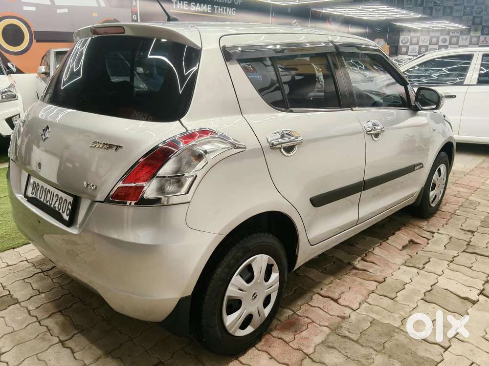 Maruti Suzuki Swift Vxi 1.2 Abs Bs-iv, 2016, Petrol