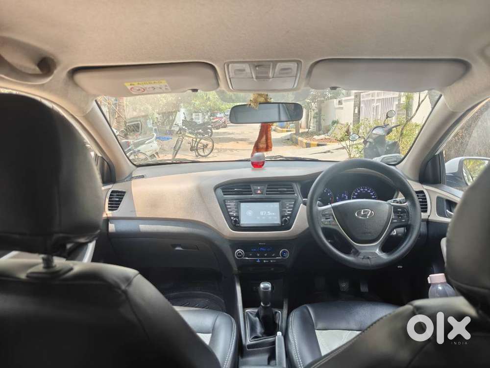 Hyundai I20 White -top End