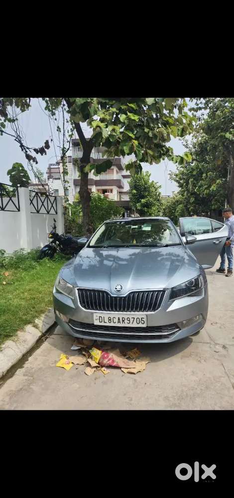 Skoda Superb 2017 Petrol 65000 Km Driven