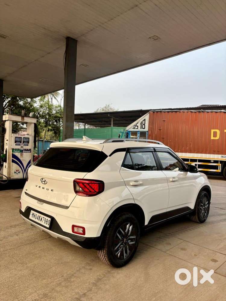 Hyundai Venue 2021 Diesel Well Maintained