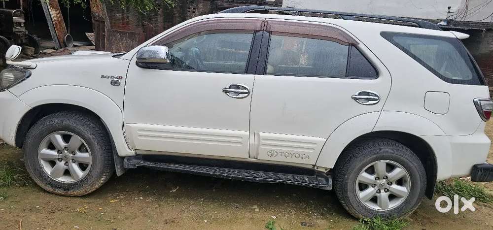 Toyota Fortuner 2010 Diesel 195000 Km Driven
