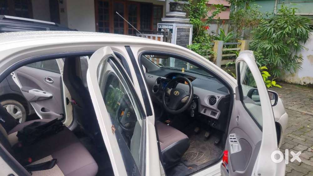 Toyota Etios V White Single Owner