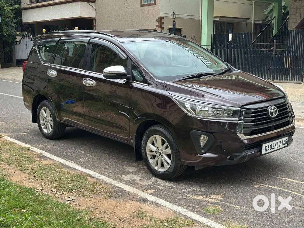 Toyota Innova Crysta 2.8 Gx At, 2016