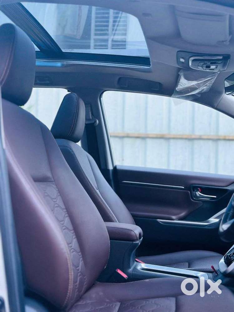 Toyota Innova Hycross 2.0 Zx (o) Hybrid 7 Str, 2023, Petrol