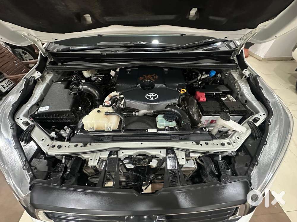 Toyota Innova Crysta 2.4 V, 2025, Diesel