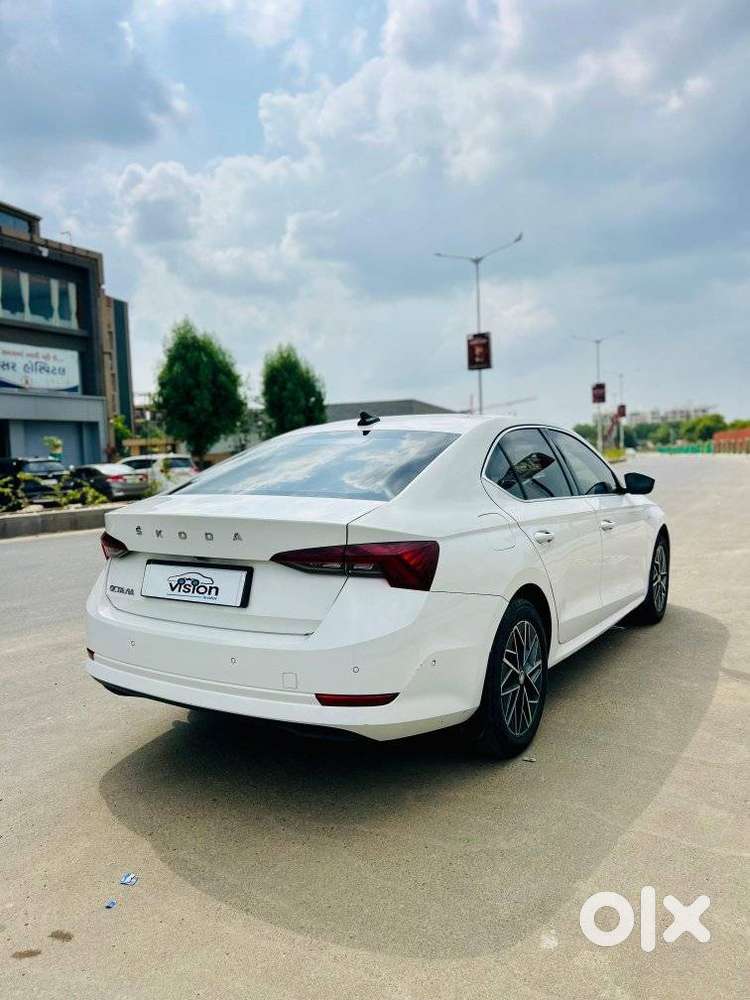 Skoda Octavia 2.0 L K Tsi At, 2022, Petrol