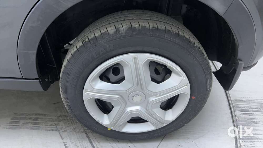 Tata Nexon 1.2 Revotron Xma Amt (s), 2022, Petrol