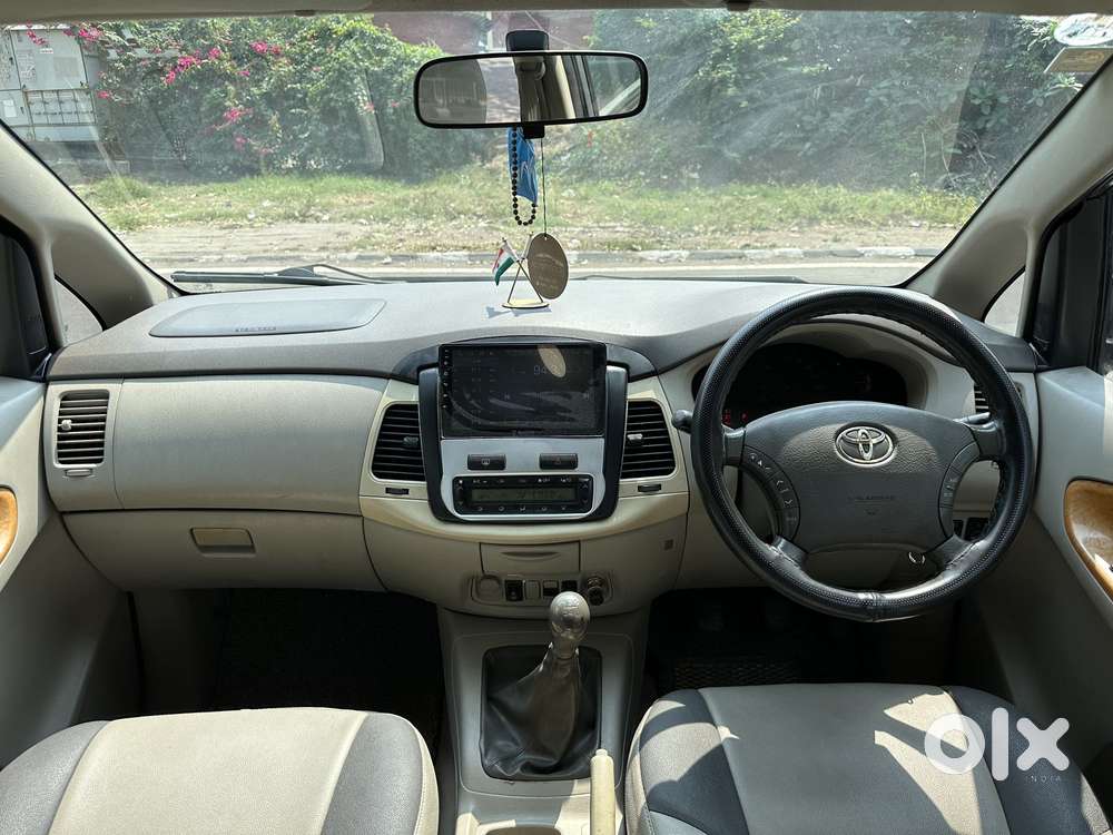 Toyota Innova 2.5 Vx 8 Str Bs-iii, 2010, Diesel