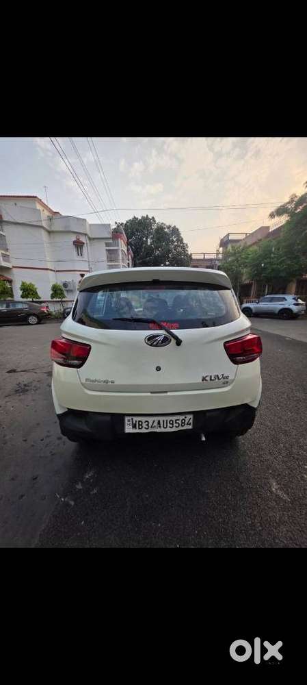 Mahindra Kuv 100 Mahindra-kuv-100-d75-k8, 2016, Petrol