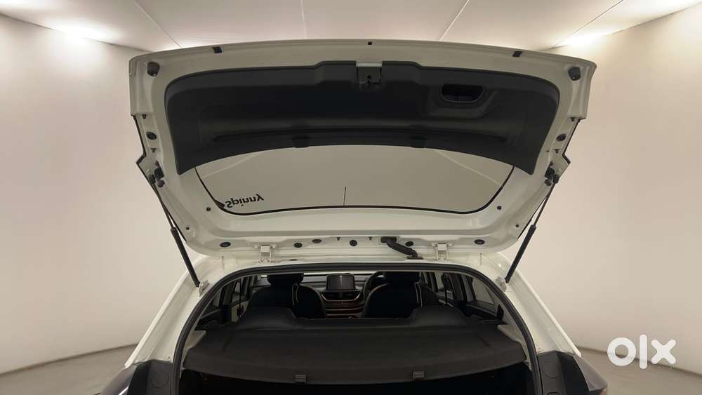 Tata Altroz 1.2 Xt, 2023, Petrol