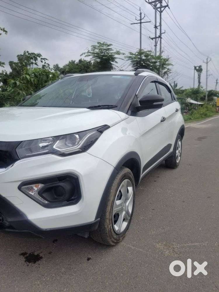 Tata Nexon 1.2 Revotron Xma Amt (s), 2022, Petrol