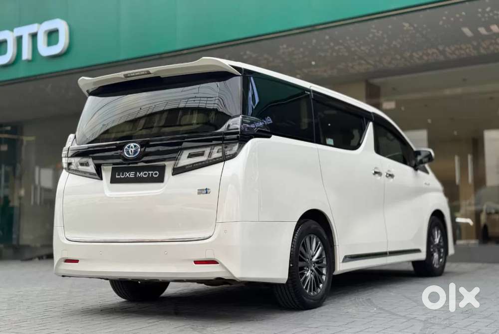 Toyota Vellfire 2.5 Hybrid, 2021, Petrol