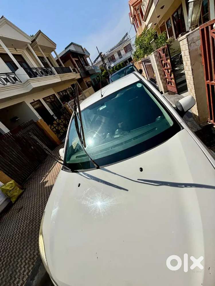 Ford Figo 2012 Petrol 125000 Km Driven