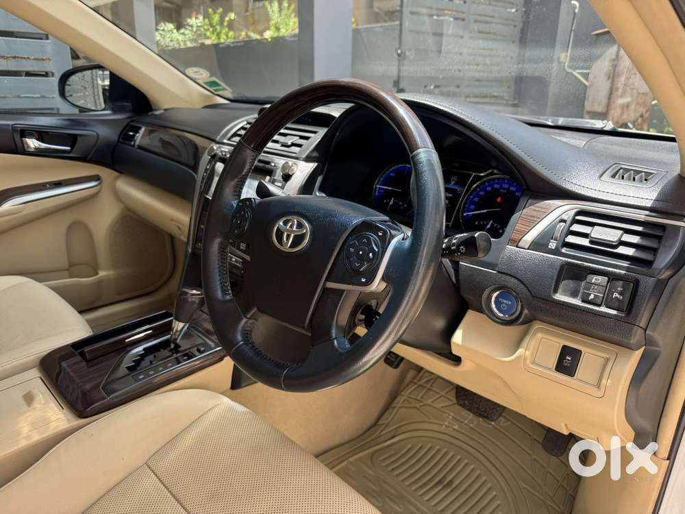 Toyota Camry 2.5 Hybrid, 2016, Cng & Hybrids