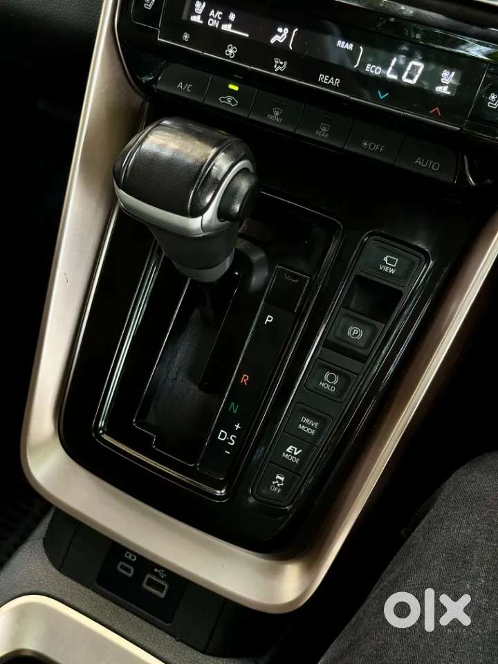 Maruti Suzuki Invicto Alpha Plus 7str, 2023, Petrol