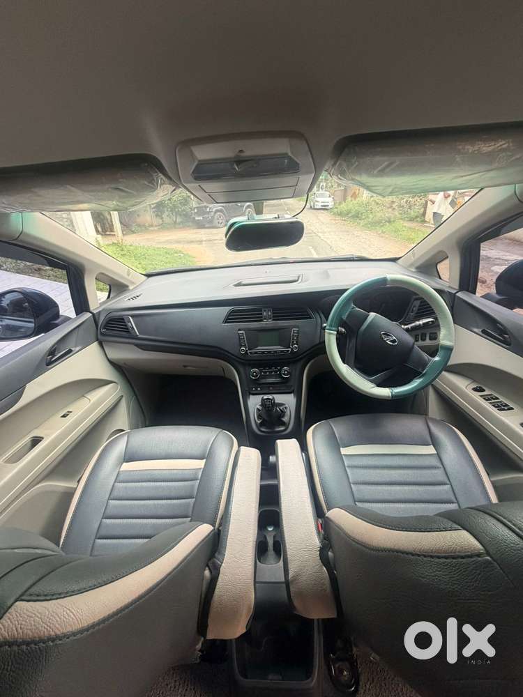 Mahindra Marazzo M4, 2019, Diesel