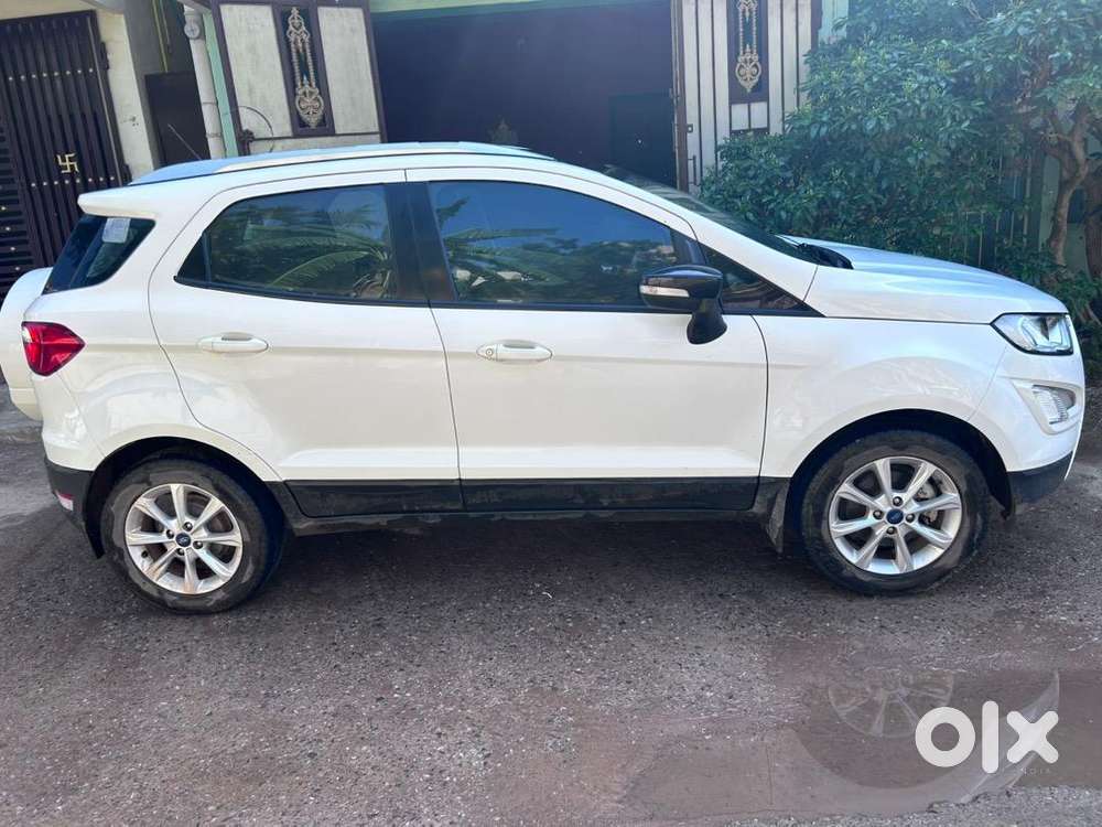 Self Driven Ford Ecosport Petrol Car. One Of The Safest Car.